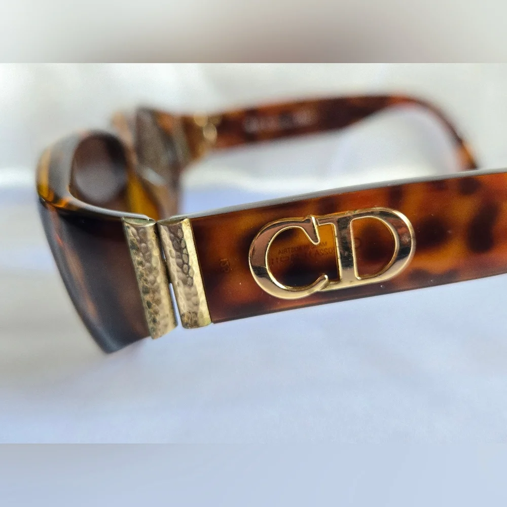 Christian Dior 2021A 11 Brown Tortoise Sunglasses - Picture 11 of 12